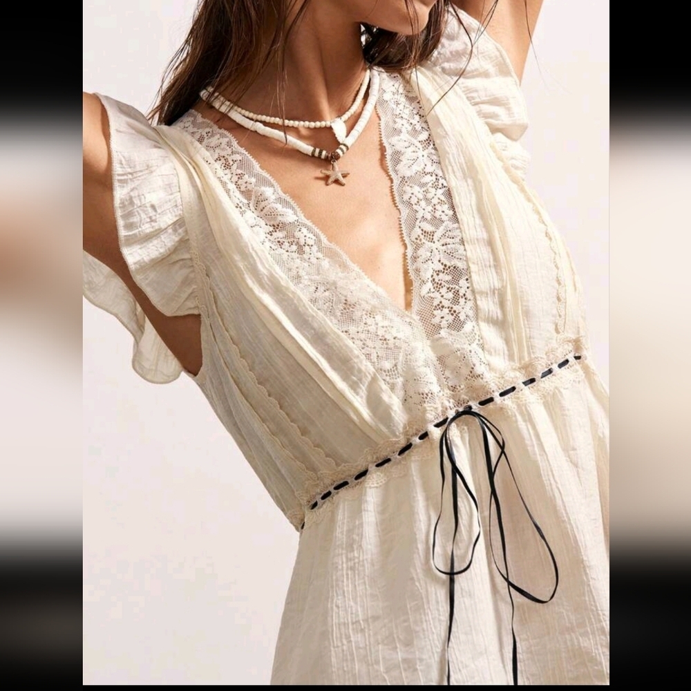 Women Boho Style Solid Color V-Neck Fitted Blouse, Casual Holiday Wear - Picture 2 of 4